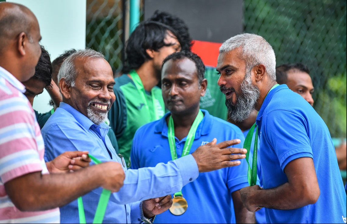 ބަނޑޮސް އައިލެންޑް ރިސޯޓު: ޖުލައި 22، 2018: އާލާ އިންޓަ ރިސޯޓް ޗެމްޕިއަންސް ލީގު ވޮލީބޯޅަ މުބާރާތުގެ ފައިނަލް މެޗުގެ ތެރެއިން: ގްރޭންޑްޕާކް ކޮއްދިއްޕަރު އަދި ބަނޑޮސް މޯލްޑިވްސް ވާދަކުރި މި މިމެޗުން ސީދާ ތިން ސެޓުން މޮޅުވެ، މުބާރާތް ކާމިޔާބުކުރީ ބަނޑޮސް މޯލްޑިވްސްއިން.--- މިހާރު ފޮޓޯ: ހުސައިން ވަހީދު
