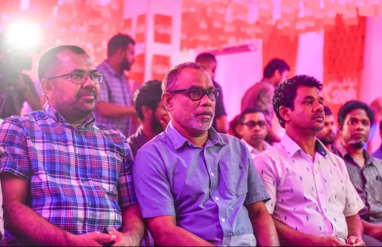 ރައީސް ޔާމީން ހޮވާނީ ސަރުކާރު ވަސީލަތް ބޭނުންކޮށްގެން
