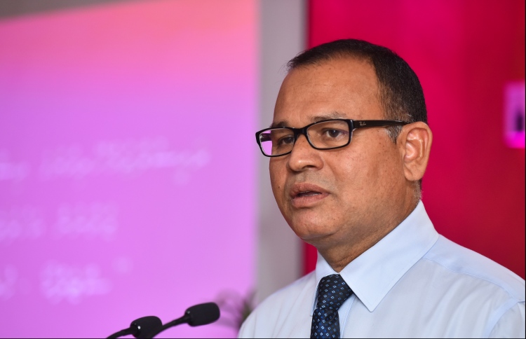 މަޖިިލިސްް އޮންލައިންކޮށް ބާއްވަން ގޮވާލަން:އާދަމް ޝަރީފް