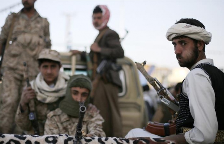 ނޯވޭގެ ޓޭންކަރަކަށް ހޫތީންގެ މިސައިލް ހަމަލާއެއް