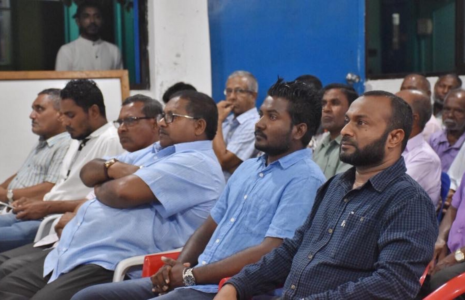 ޝަހީމްގެ އުފަން ރަށް މާމެންދޫ ގައި މިރޭ ބޭއްވި ޖަލްސާ ގައި އޭނާ ބައިވެރިވެވަޑައިގަންނަވަނީ.
