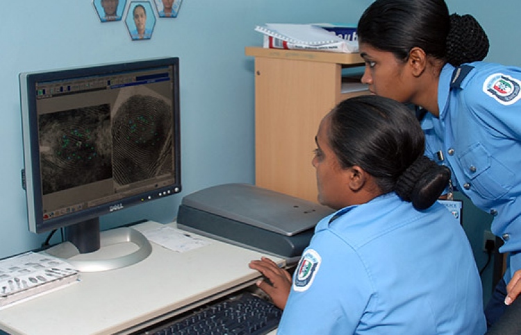 އިނގިލީގެ ނިޝާން ސައްހަތޯ ބަލަން ފޯމުތައް ޕޮލިހަށް