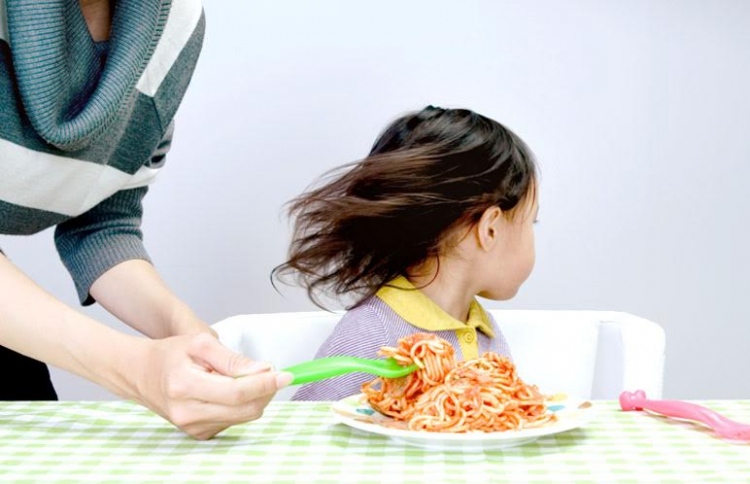 ގަދަކަމުން ކާންދޭން އުޅުމަކީ ބޭކާރު ކަމެއް