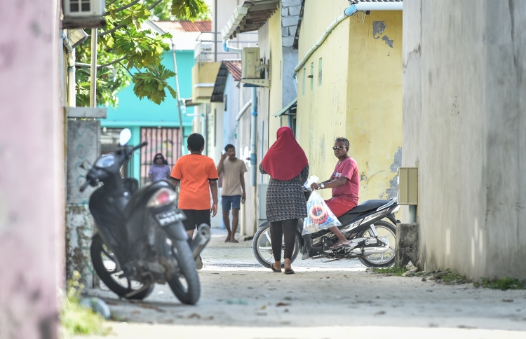 ހިންނަވަރާއި ތިމަރަފުށިން ތިން މީހަކު ޕޮޒިޓިވް