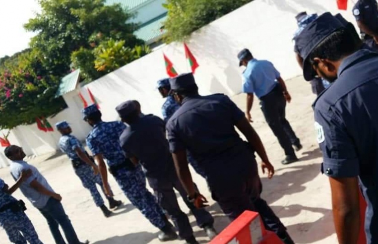 އަމީތާއި އަބުޅޯ ގައްދޫން ހައްޔަރުކޮށްފި