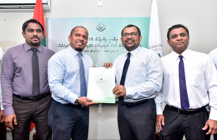 ރައީސް ޔާމީންގެ ފޯމު އިލެކްޝަނަށް ހުށަހަޅައިފި