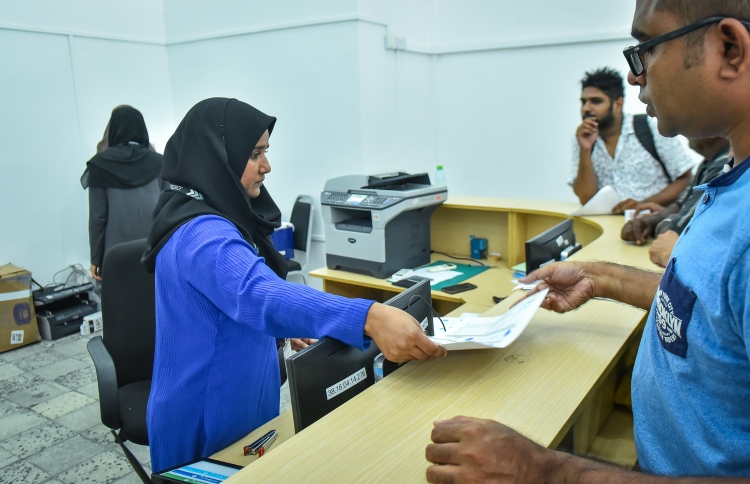 އިންތިހާބު ބާއްވަނީ ހަމަނުޖެހުންތަކަށް މަގުފަހިވާ ގޮތަށް