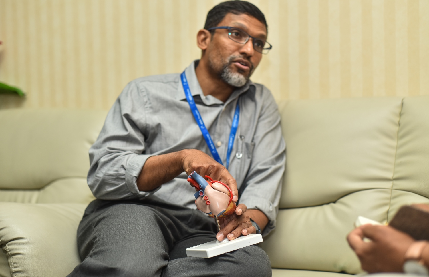 ޑރ. ޝާފިއު "މިހާރު"އަށް އިންޓަވިއު ދެއްވަނީ-- ފޮޓޯ: އަހުމަދު ނިޝާތު