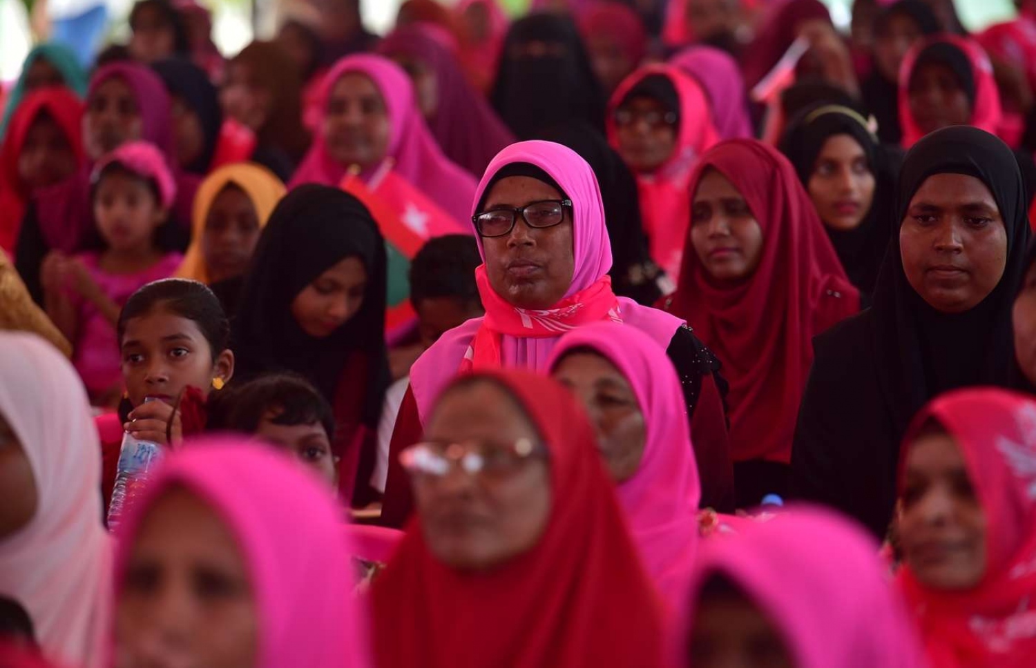 މަޑިފުށީގައި މިއަދު ބޭއްވި ޖަލްސާގައި އެ ރަށުގެ ރައްޔިތުން ބައިވެރިވަނީ. - ފޮޓޯ: ރައީސް އޮފީސް