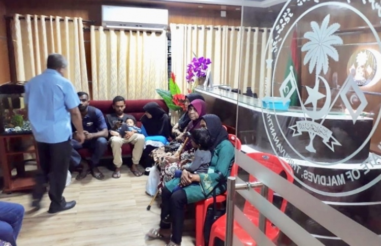 ފުރަންދަނިކޮށް ދަތުރު ކެންސަލް، މިހާރު އިންޑިއާ ބަންދު