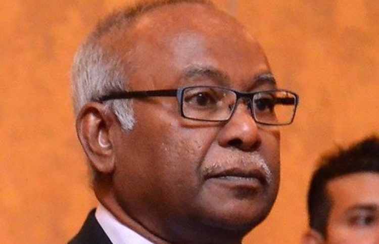 އިންކަމް ޓެކްސް ދައްކަން ތައްޔާރު: އާދަމް މަނިކު