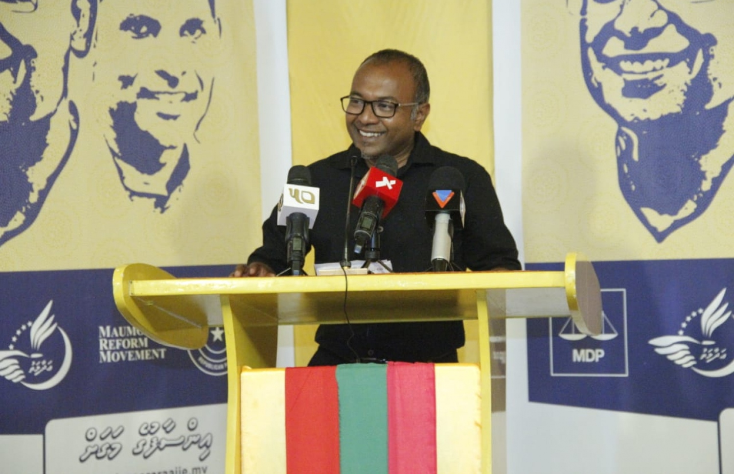 މިރޭގެ ޖަލްސާގައި ހަސަން ލަތީފް ވާހަކަ ދައްކަވަނީ: އޭނާ ވިދާޅުވީ ލޯކަލް ޓުއަރިޒަމް ފުޅާ ކުރުމަށް ރަށު ކައުންސިލަށް ބާރުތަކެއް ދޭނެ ކަމަށް .