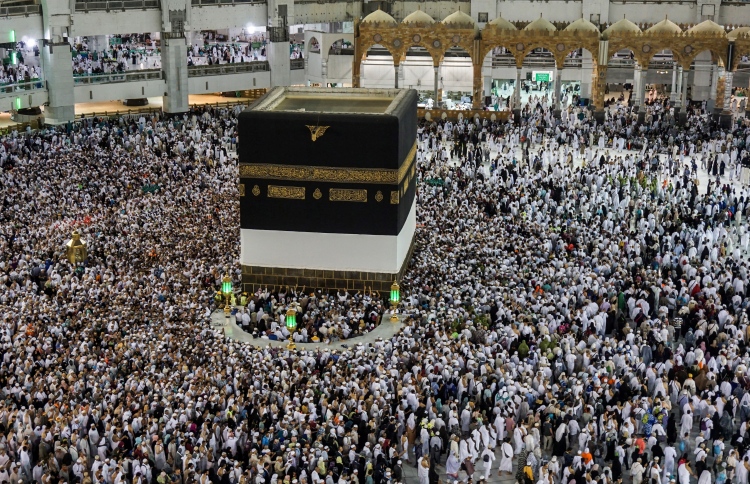 ހައްޖު ކޯޕަރޭޝަނުން އެޖެންޓުން ހޯދަނީ