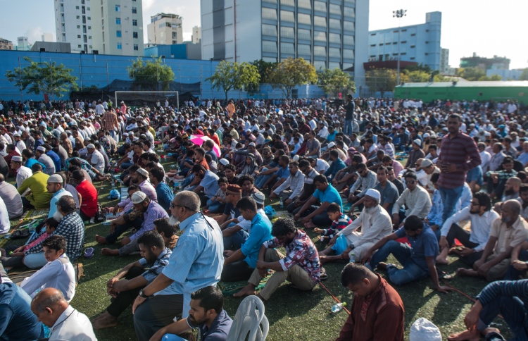 އަޚްވަންތަކަމަށް ބުރޫއަރާ ކަންކަމުން ދުރުހެލިވުން