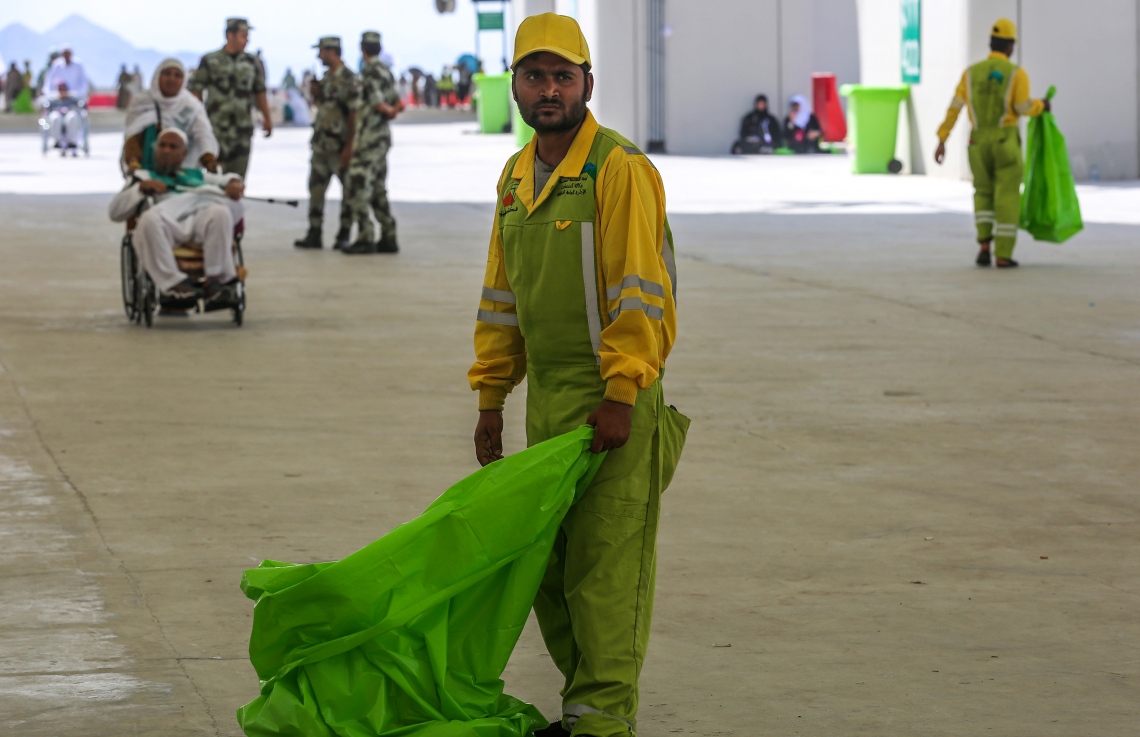 ހައްޖުގެ އަޅުކަމަށް ފަހު މައްކާ ސާފު ކުރުމުގެ މަސައްކަތް މަސައްކަތު މީހުން ކުރަމުން ދަނީ: ހައްޖުގެ ތެރޭގައި 42،000 ޓަނުގެ ކުނި ނެގި. --ފޮޓޯ:އޭއެފްޕީ