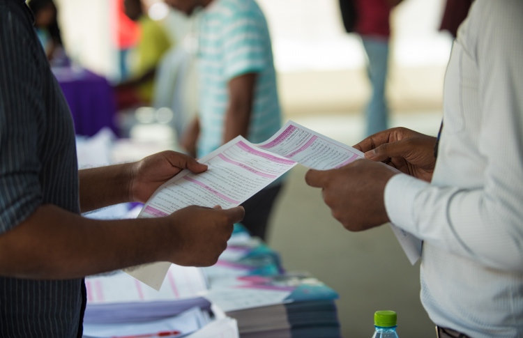 އަލަތު ކައިވެނި ކެޓަގަރީން ފޯމުލި އެންމެންނަށް ފްލެޓް