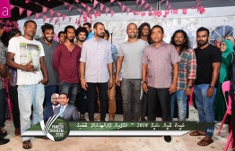 President Abdulla Yameen meeting with some of the youth at a PPM campaign hub. PHOTO: PPM