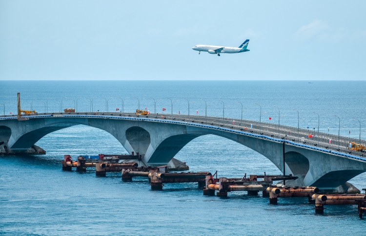 ބްރިޖުގެ ހިތްގައިމު މަންޒަރުތަކާއި ޝުއޫރުތައް