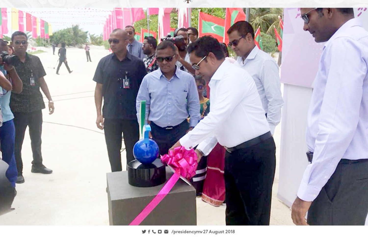 ރައީސް ޔާމީން މިއަދު ރ. ހުޅުދުއްފާރުގެ ފެނާއި ނަރުދަމާގެ ނިޒާމު އިފްތިތާހުކޮށް ދެއްވަނީ. - ފޮޓޯ: ރައީސް އޮފީސް