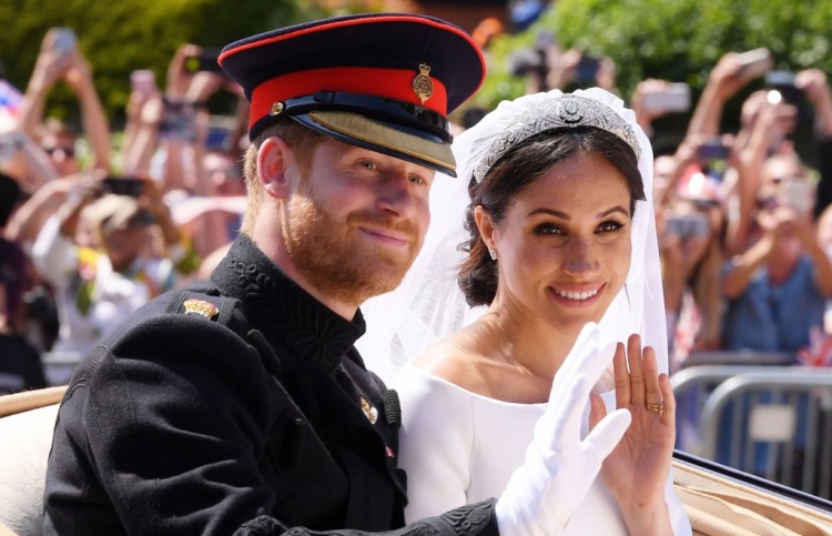 ޕްރިންސް ހެރީ އާއި މޭގަންގެ ކައިވެނީގެ ހެދުން މައުޒަރަކަށް