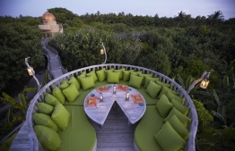 ސޮނެވާ ފުށީގެ ގާޑަން ރެސްޓޯރެންޓް -- ފޮޓޯ: ފަ ޓްރެވްލިވިންގް ބްލޮގް