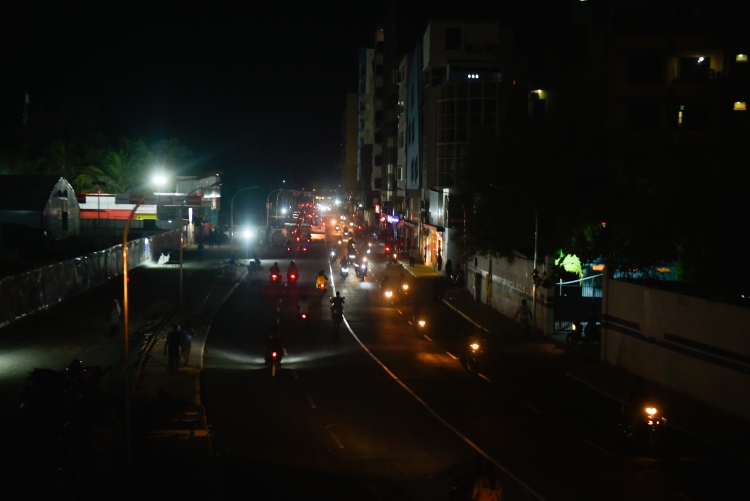 މަގުތައް އަލިކުރަން 4،000 ސޯލާ ލެޑް ލައިޓް