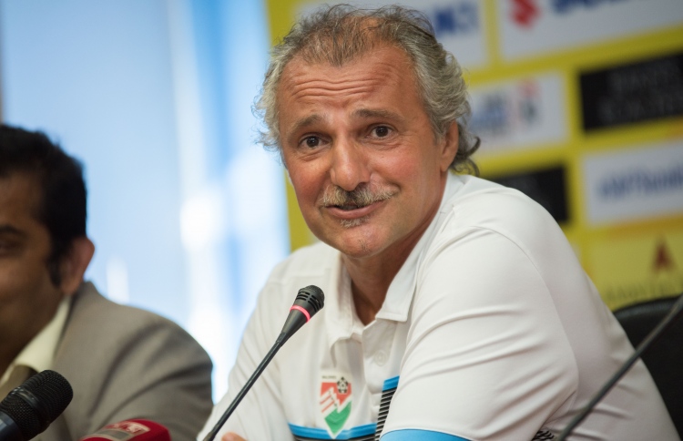 ތަފާތު ދައްކަން ޖެހޭނީ ދަނޑުމަތީގައި: ގައުމީ ކޯޗު