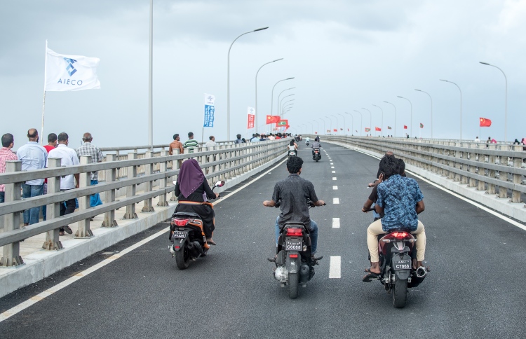 ފުރަތަމަ 100 ދުވަހު 5،000 ހެލްމެޓް ބަހަނީ