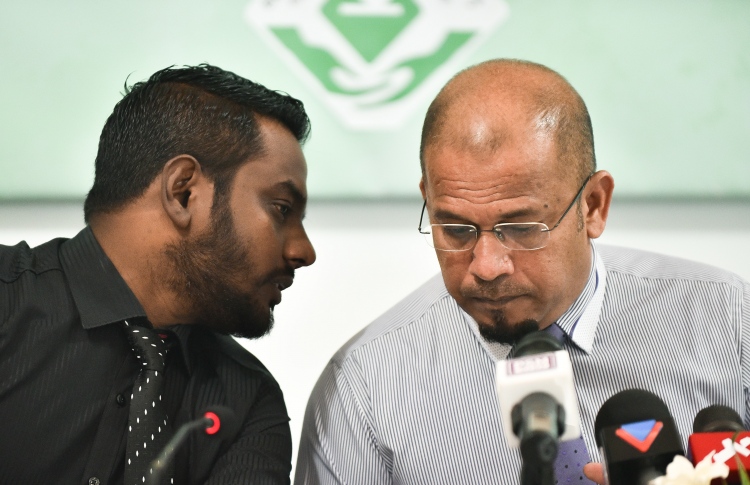 ވަގު ފޯމު ހުށަހެޅީ ޕާޓީއެއްގެ ތިން މީހަކު: އަކްރަމް