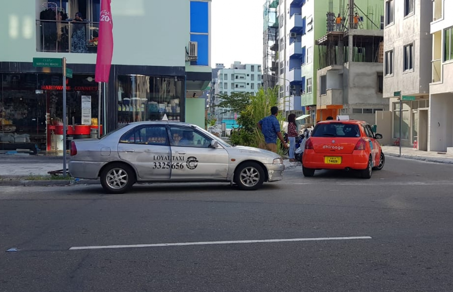 މާލޭގައި ޓެކްސީގެ ހިދުމަތް ދޭ ކާރެއް ހުޅުމާލޭގައި ދުއްވާފައި ދަނީ: މާލެއިން ހުޅުމާލެ އަށް ކުރާ ދަތުރުތަކަށް ނަގާނެ އަގެއް ޓްރާންސްޕޯޓު އޮތޯރިޓީން އަދި ކަނޑައެއް ނާޅާ.