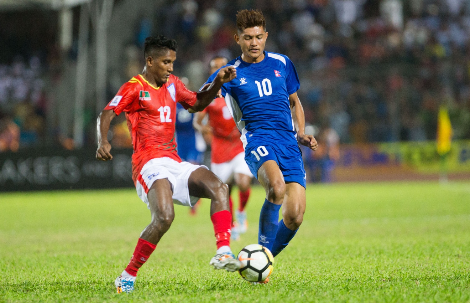 ބަންގްލަދޭޝްގެ ބިޝްވަނާތު (ވ) ކައިރިން ނޭޕާލްގެ ބިމަލް ބޯޅަ ހިފައިގެންދަނީ. -- ފޮޓޯ: އިމޭޖަސް.އެމްވީ