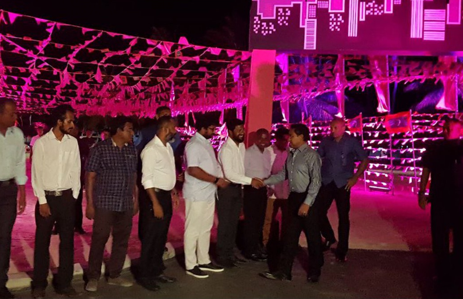 ރައީސް ޔާމީން ފޮނަދޫގައި. --ފޮޓޯ/ރައީސް އޮފީސް