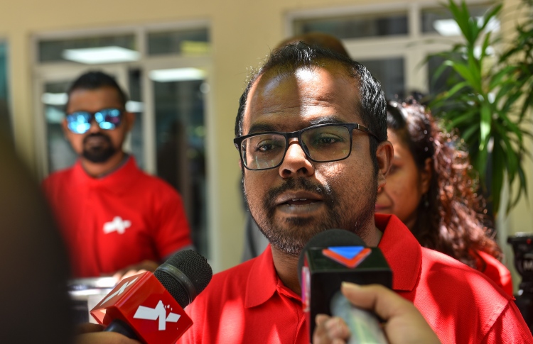 ފިޔާޒަށް ރުހުންދޭން އެމްޑީޕީން ތްރީލައިން ވިޕެއް ނެރެފި