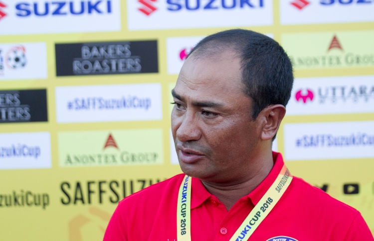 ނޭޕަލަށް މި ގެއްލުނީ ރަނުގެ ފުރުސަތެއް: ކޯޗު