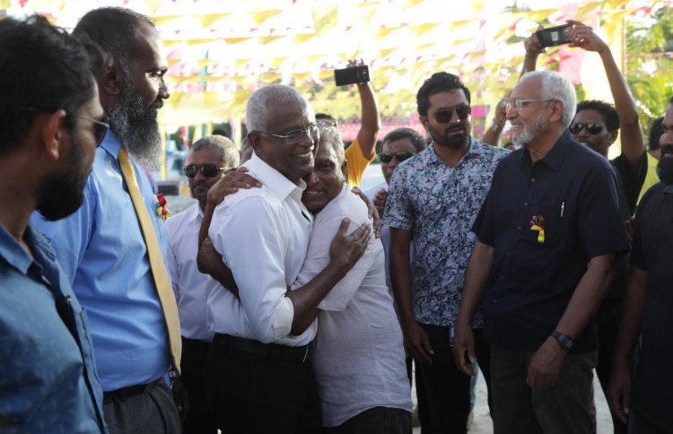 އިބޫގެ އުފަން ރަށުން ލޯތްބާއި ކުލުނުގެ އެއް ގަޑިއިރު