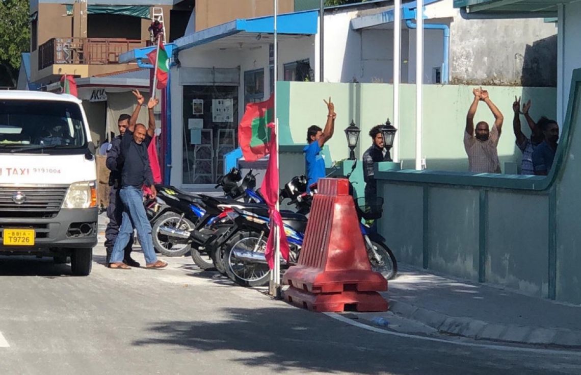 ކޮލަމާފުށީ 18 މީހުންގެ ބަންދަށް އިތުރު 15 ދުވަސް!