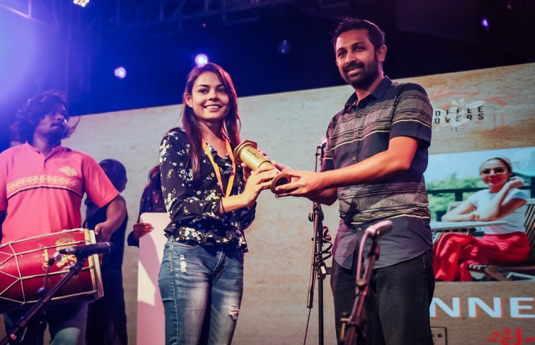 ރާއްޖެއިން ކޮފީގެ ރަހަ ސިޑްނީ އަށް ގެންދާނީ ރަހުމާ