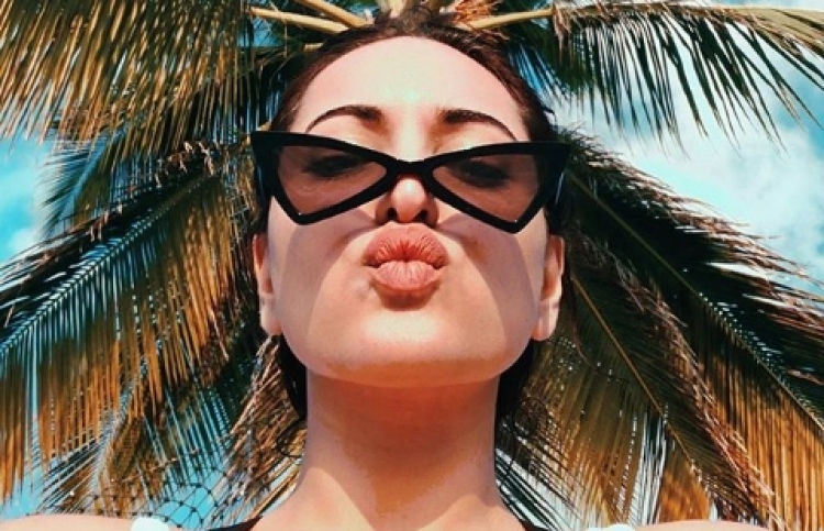 ސޮނާކްޝީ ރާއްޖޭހައި ނަގާފައިވާ ފޮޓޯއެއް.