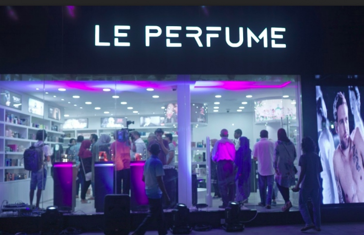 ސެންޓާއި ކޮސްމެޓިކްސް އަށް ލެ ޕާފިއުމްގެ އާ ފިހާރައެއް