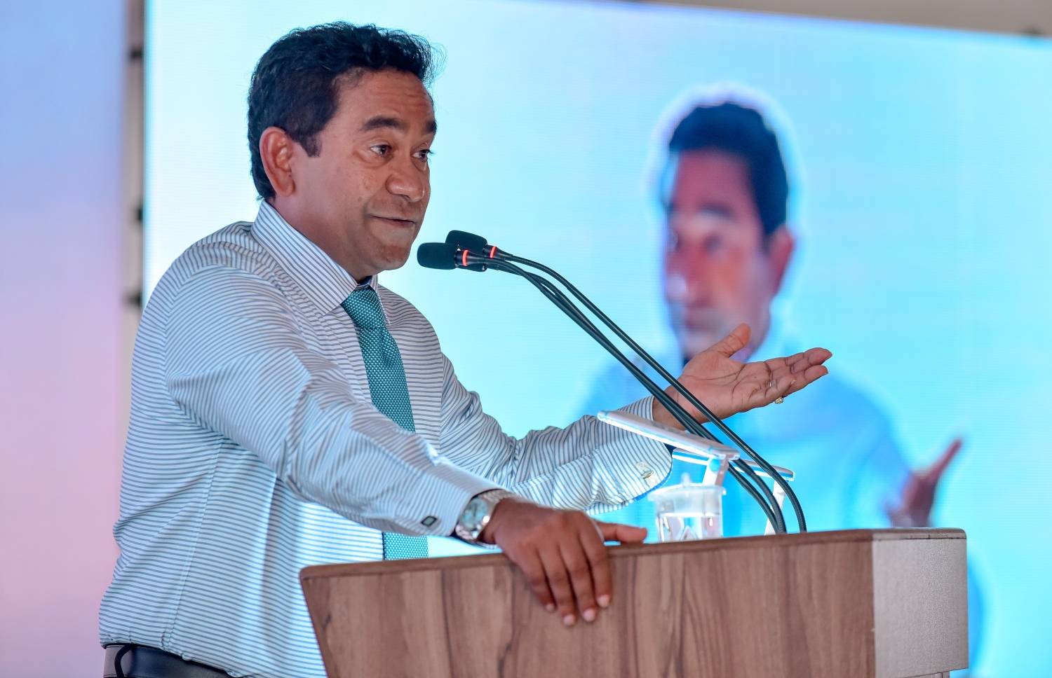 ވެލާނާ އިންޓަނޭޝަނަލް އެއާޕޯޓް: ސެޕްޓެމްބަރު 18، 2018- ވެލާނާ އިންޓަނޭޝަނަލް އެއާޕޯޓުގެ އާ ރަންވޭ ރަސްމީކޮށް ހުޅުވުމުގެ ގޮތުން ބޭއްވި ރަސްމިއްޔާތުގައި އޭރުގެ ރައީސް ޔާމީން ވާހަކަފުޅު ދައްކަވަނީ.---ފައިލް ފޮޓޯ: ނިޝާން އަލީ/މިހާރު