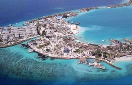 Aerial view of development is slated to open as the Waldorf Astoria Maldives Ithaafushi, a five-star resort of 138 private villas, each with its own pool and jacuzzi. Leaked records show the island was leased in 2015 to a local subsidiary of ASSETS Real Estate Development, a Qatar-based company run by Syria-born brothers Moutaz and Ramez Al-Khayyat for a mere $1.5 million. PHOTO: OCCRP