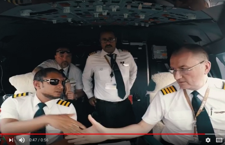 އަހުސަން އޭ380 ދުއްވި މަންޒަރު ކޮކްޕިޓް ތެރެއިން