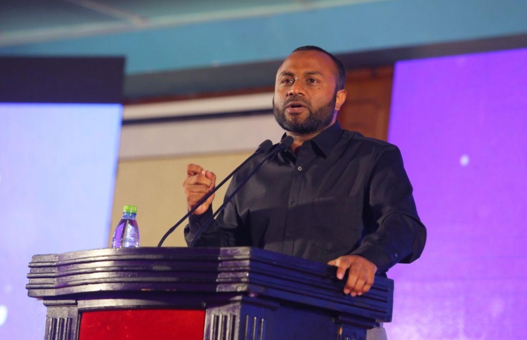 އިދިކޮޅުން ބުނާ ދީނީ ހުރިހާ ކަމެއްވާނީ ފުރިހަމަކޮށްފައި