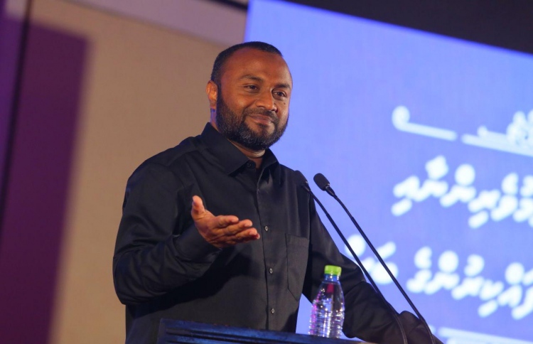 ރައީސްގެ ވަށައިގެން ވަނީ އިސްލާމީ ގައުމުތައް: ޝަހީމް