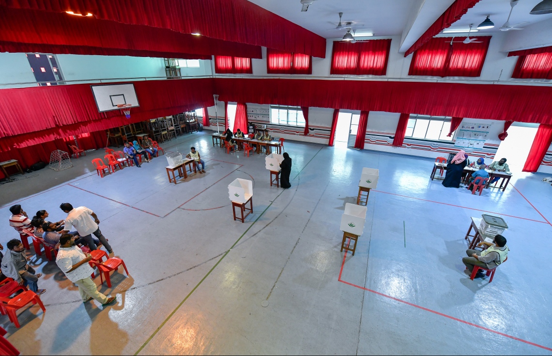 މާލެ: ސެޕްޓެމްބަރު 23، 2018: ރިޔާސީ އިންތިހާބުގެ ވޯޓުލުން: އިސްކަންދަރު ސުކޫލު ވޯޓުލާ މަރުކަޒުގައި ވޯޓުލުން ކުރިއަށްދަނީ.--ފޮޓޯ: ނިޝާން އަލީ/މިހާރު