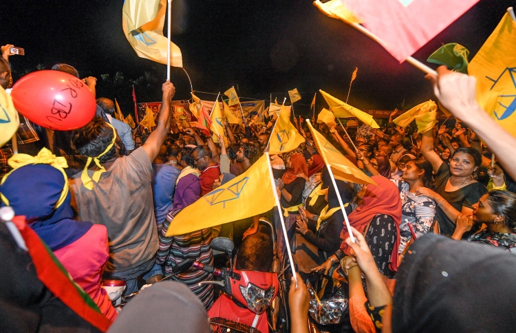 ވެރިކަން ނުފެށޭ، ކޭކު ފޮތިކުރުމާއި ކޭކު މިލްކު ކުރުން