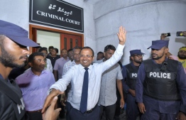 Kinbidhoo MP Abdulla Riyaz exits the Criminal Court upon his release. PHOTO: HUSSAIN WAHEED/MIHAARU