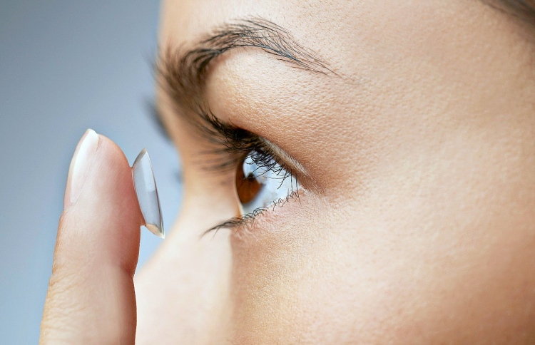 ކޮންޓެކްޓް ލެންސުން ޖެހޭ ނުރައްކާ އިންފެކްޝަނެއް!