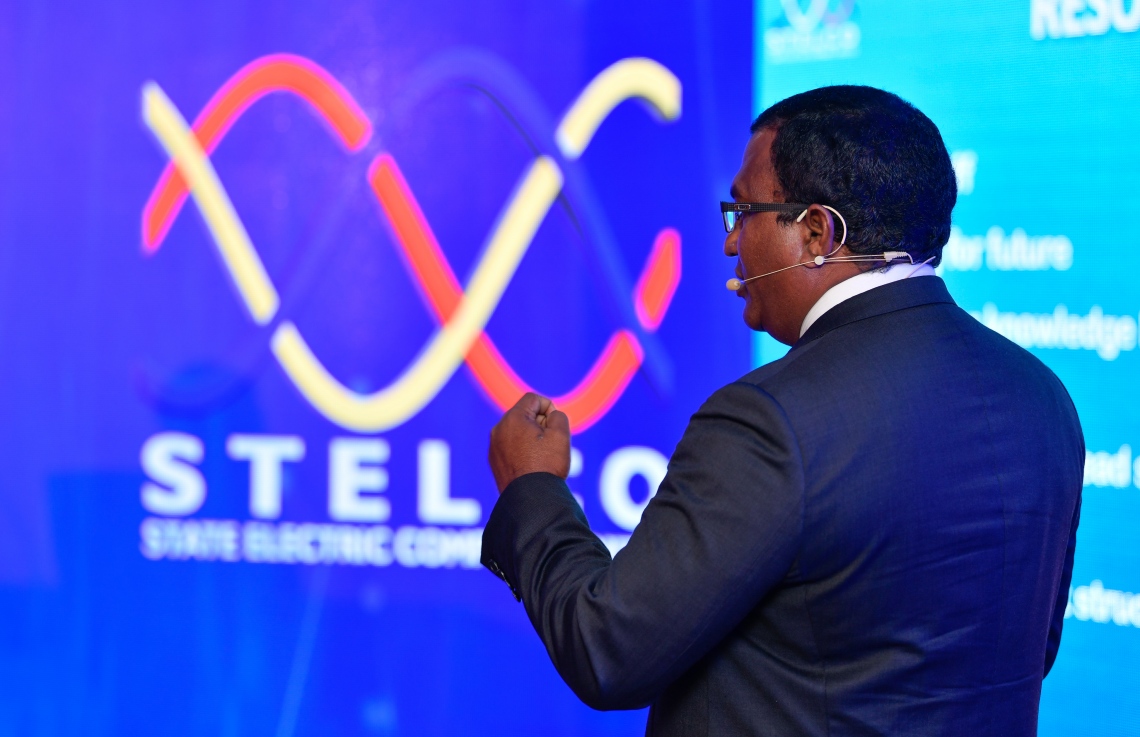 މާލެ: ސެޕްޓެމްބަރު 29، 2018- ސްޓެލްކޯގެ އަހަރީ އާންމު ޖަލްސާގައި ކުންފުނީގެ މެނޭޖިން ޑިރެކްޓަރު ޒުހޫރު ވާޙަކަދައްކަނީ.---ފޮޓޯ: ހުސައިން ވަހީދު/މިހާރު