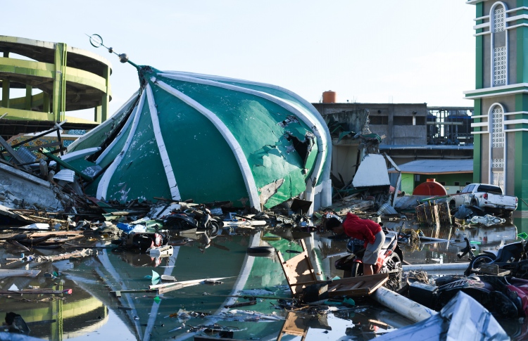 ބިންހެލުމާއި ސުނާމީގައި މަރުވި މީހުންގެ އަދަދު 1300 އަށް